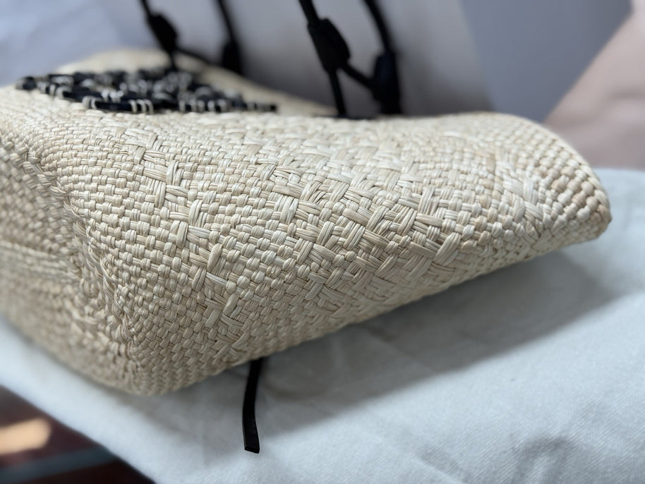 Loewe kleine Anagram Basket Bag aus Iraca-Palme und Kalbsleder Strandtasche