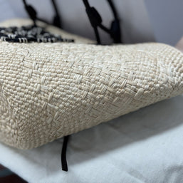 Loewe kleine Anagram Basket Bag aus Iraca-Palme und Kalbsleder Strandtasche