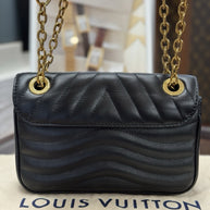 Louis Vuitton New Wave Chain PM Umhängetasche Leder Schwarz Gold M20687
