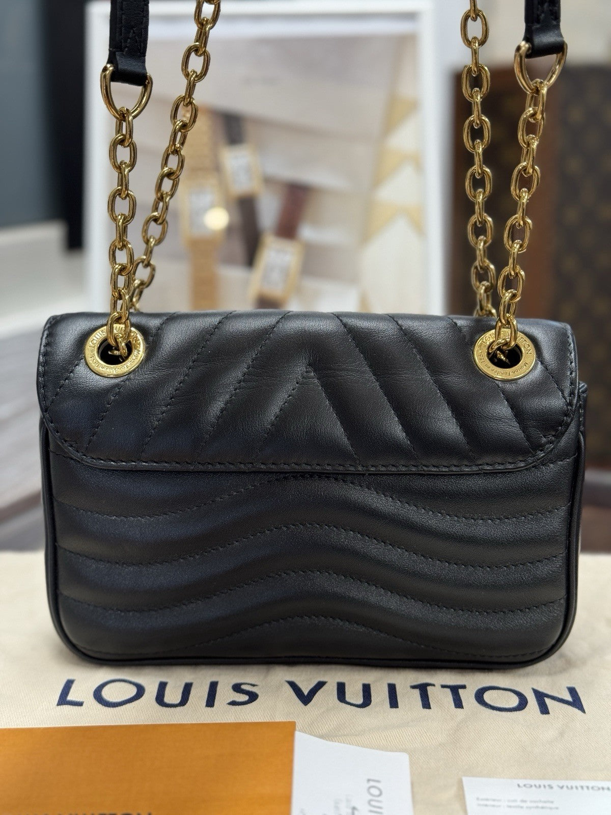 Louis Vuitton New Wave Chain PM Umhängetasche Leder Schwarz Gold M20687
