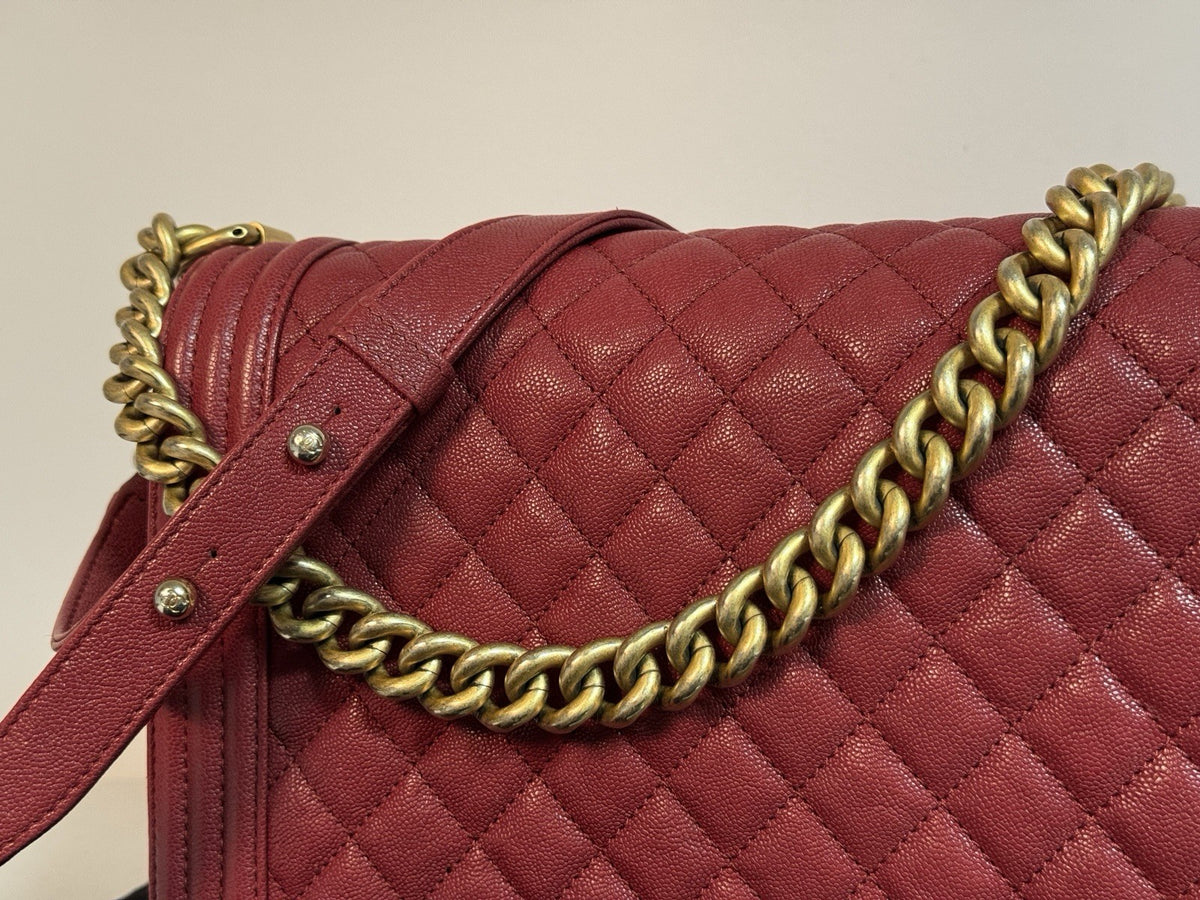 Chanel Boy Medium Flap Bag Caviar Burgunderrot & antique Gold Umhängetasche 2018