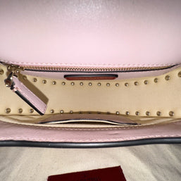 Valentino Garavani Ruckstud Saddle Umhängetasche Rosa Glattleder