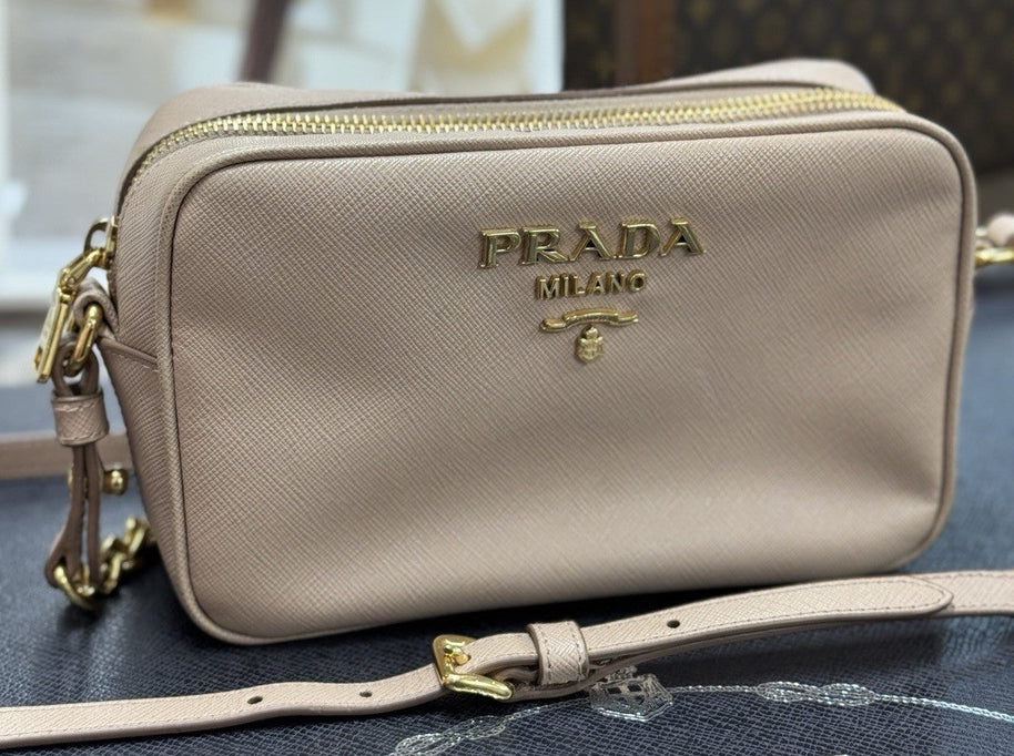 Prada Bandoliera Chain Bag Saffiano Leder Cipria Rosa Puder Umhängetasche 1BH149