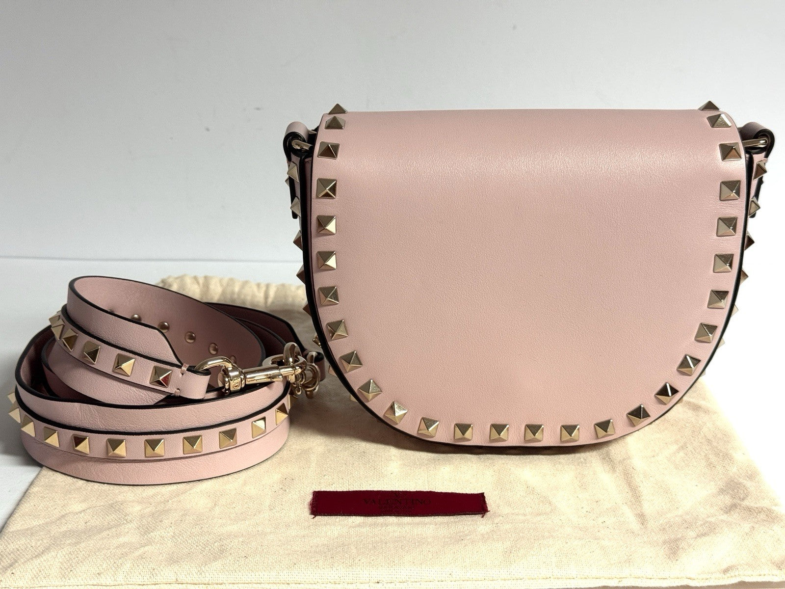 Valentino Garavani Ruckstud Saddle Umhängetasche Rosa Glattleder