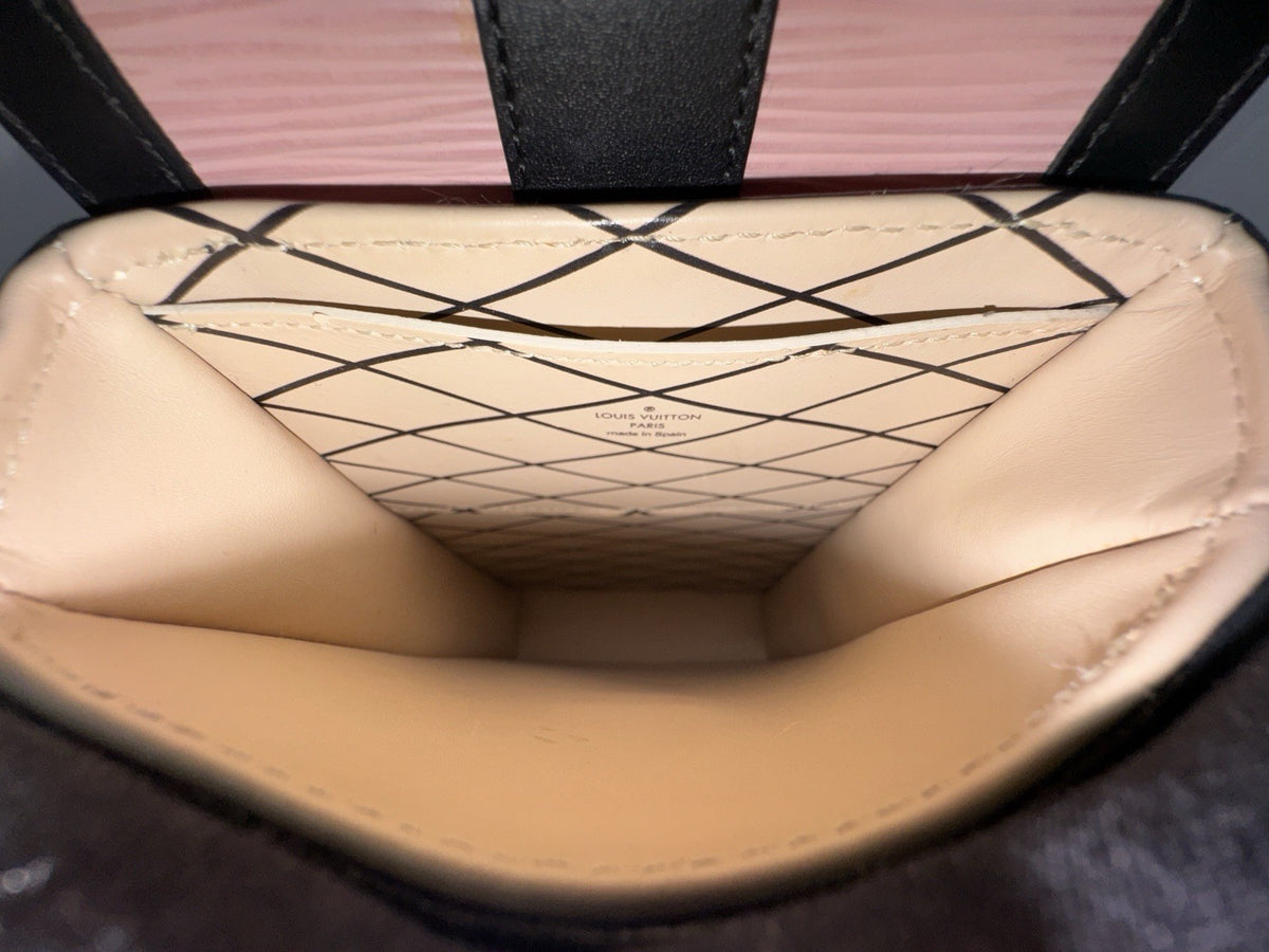 Louis Vuitton Pochette Trunk Vertical Schwarz & Rose Ballerine Epi Umhängetasche