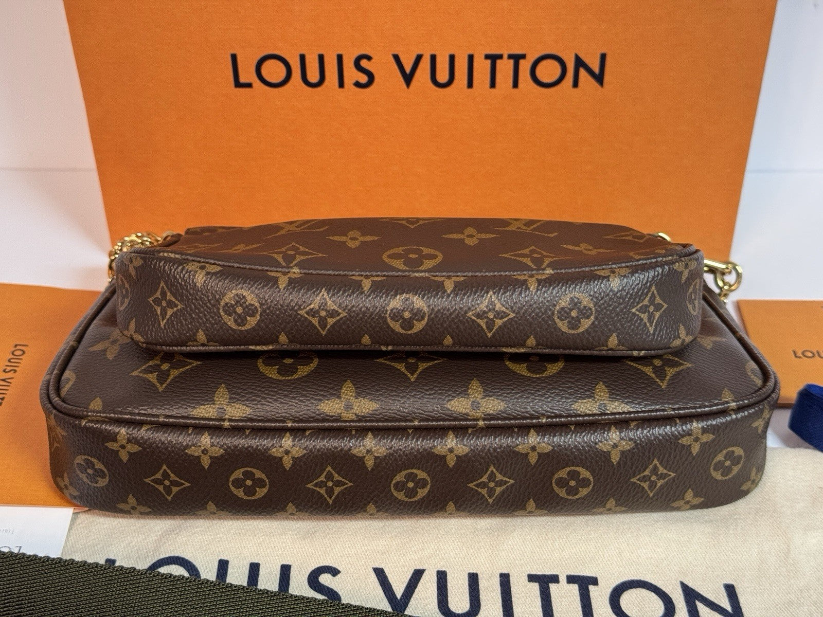 Louis Vuitton Multi Pochette aus 2023 mit Original Rechnung in Khaki Top Zustand