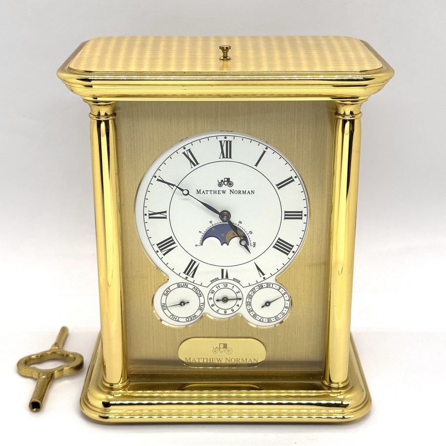 Matthew Norman Tischuhr 8-Tage Werk • Mondphase • Vollkalender • Messing • 17cm
