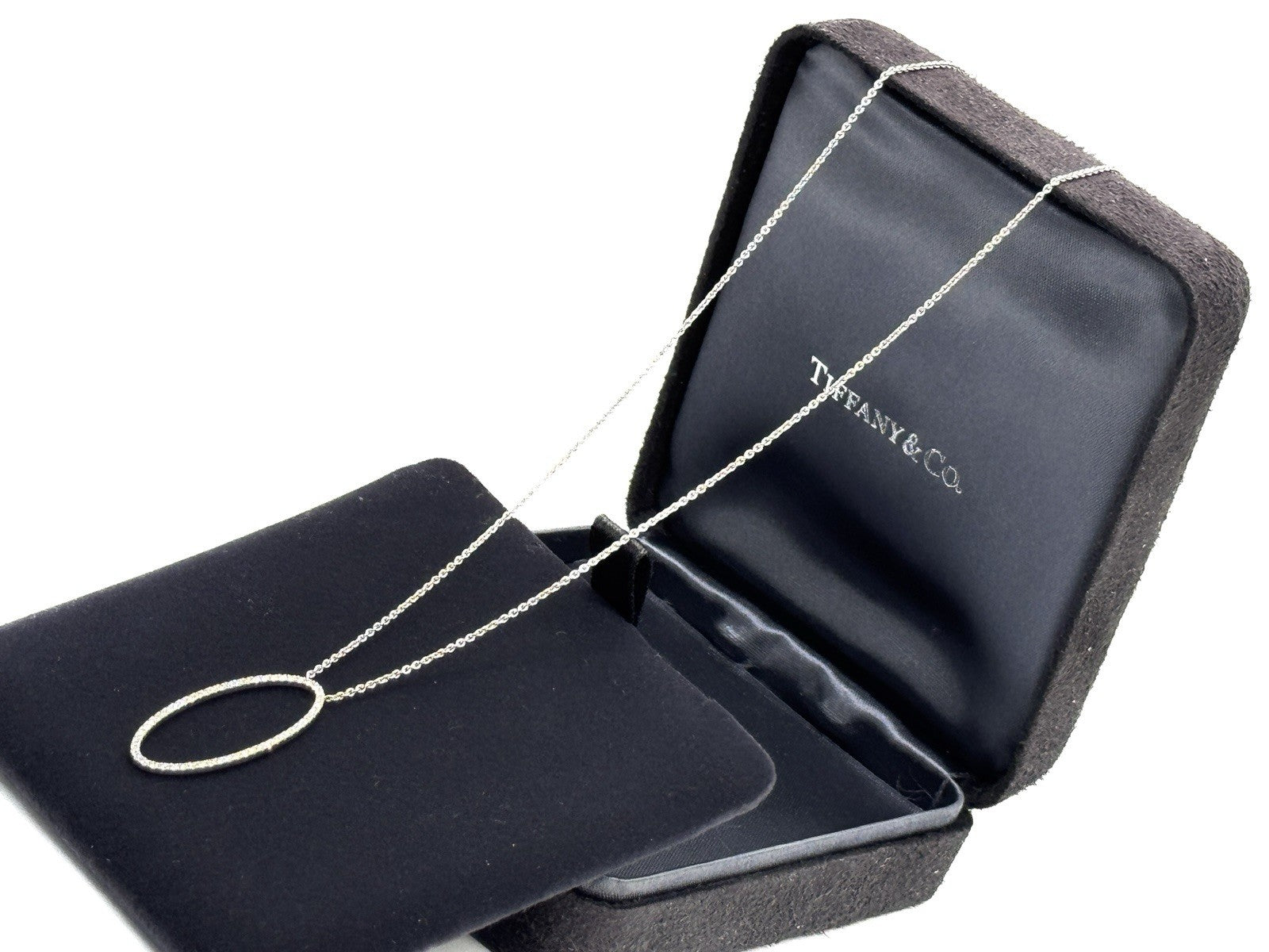 Tiffany & Co. Metro Halskette mit Oval Brillant Anhänger 750er Weißgold Collier