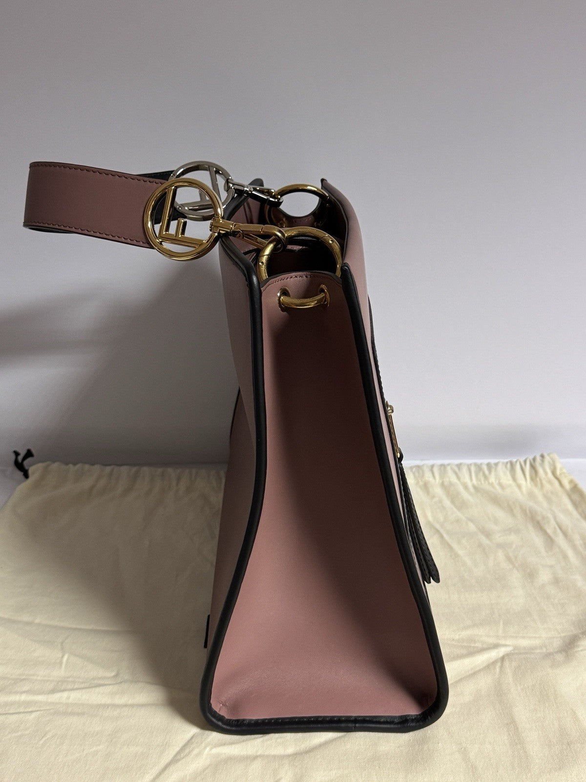 Fendi Runaway Handtasche Medium Bicolor Rose & Schwarz Leder Tote Bag
