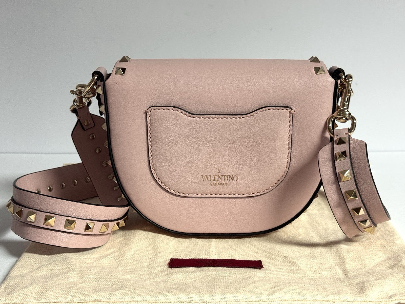 Valentino Garavani Ruckstud Saddle Umhängetasche Rosa Glattleder