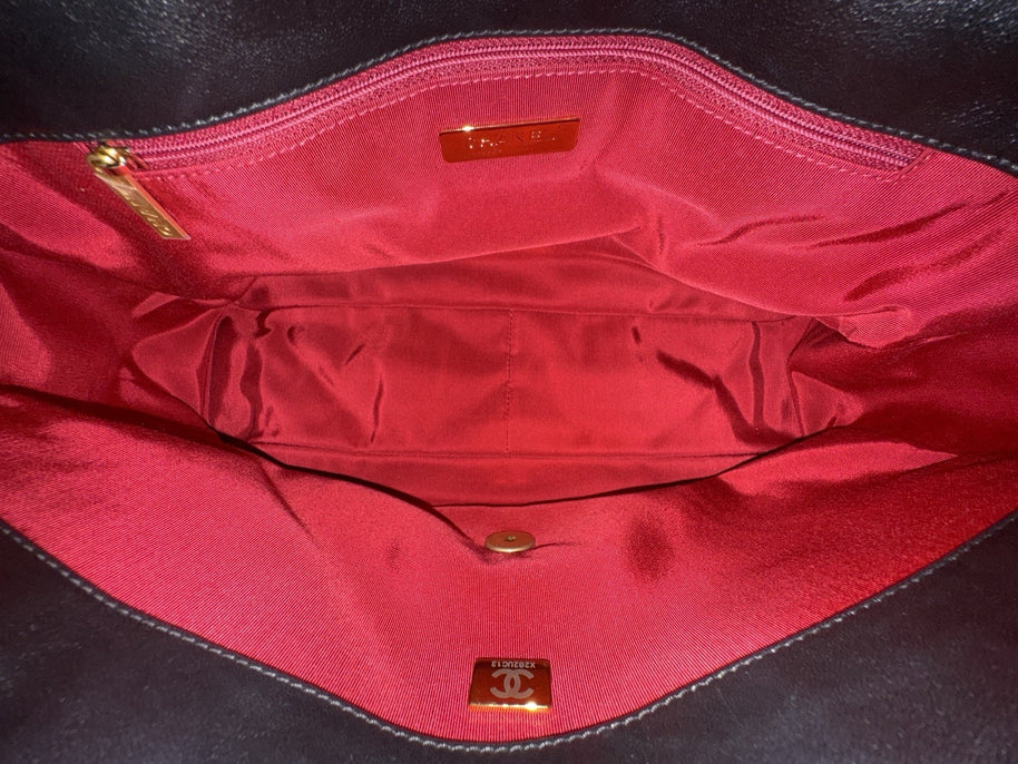Chanel 19 Flap Bag „Jumbo“ Schwarz Lammleder großes Modell wie NEU