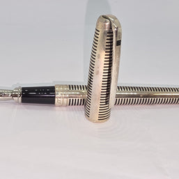 ST Dupont Olympio Laque De Chine Sterling Fountain Pen B Nib Füllfederhalter NEU