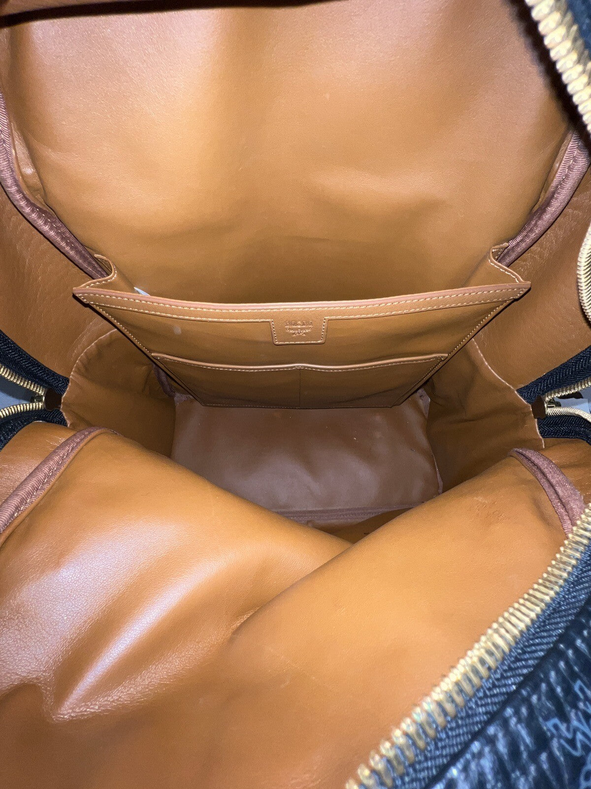 MCM Dual Stark Rucksack Großes Modell Schwarz Gold