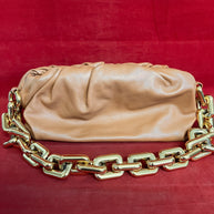 Bottega Veneta Pouch Gold Chain Kalbsleder Teak, Beige, Braun
