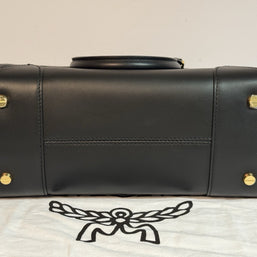 MCM Aren Boston Medium Black Umhängetasche Schwarz & Gold mit Rechnung 2023