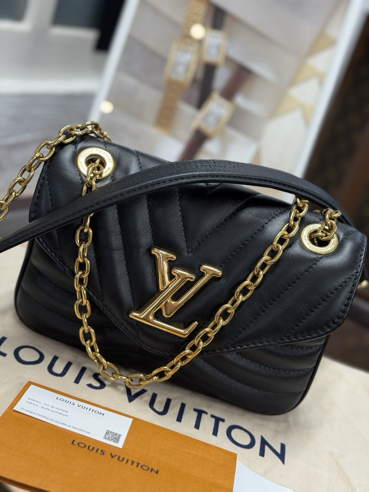 Louis Vuitton New Wave Chain PM Umhängetasche Leder Schwarz Gold M20687