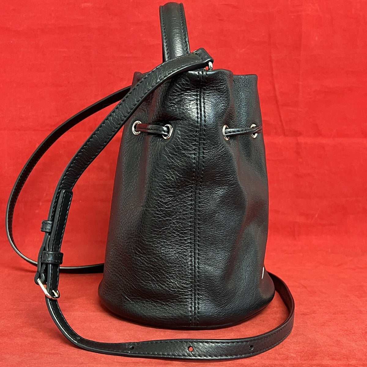 Balenciaga WheelXS Bucket Bag kleine Umhängetasche Leder Schwarz