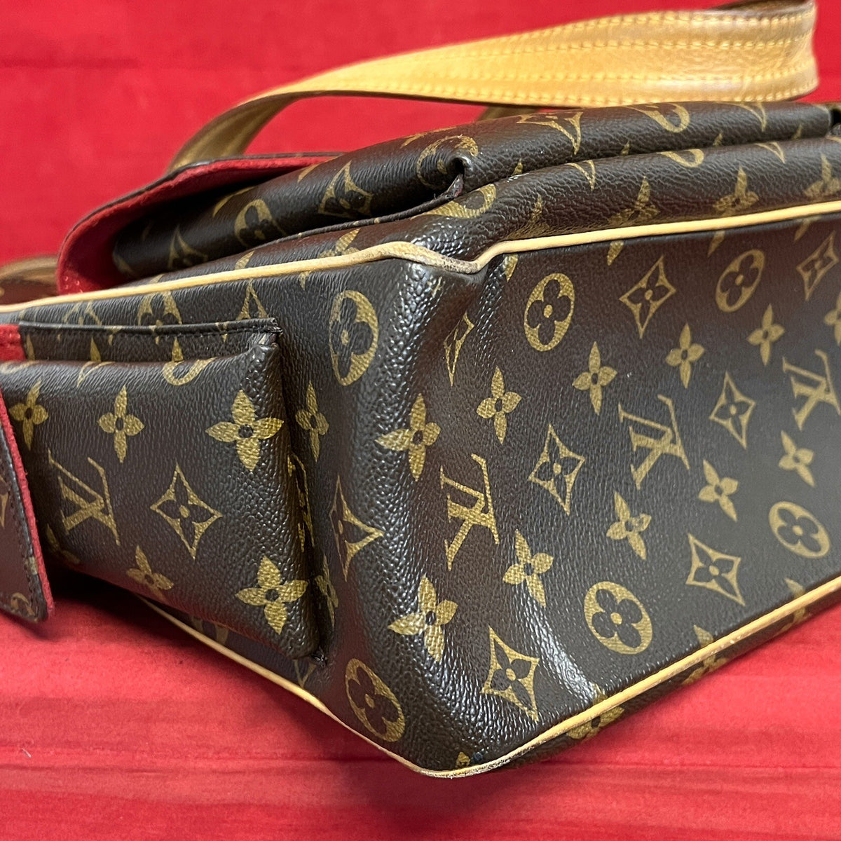 Louis Vuitton M51162 Multipli Cite GM Monogram Canvas Handtasche