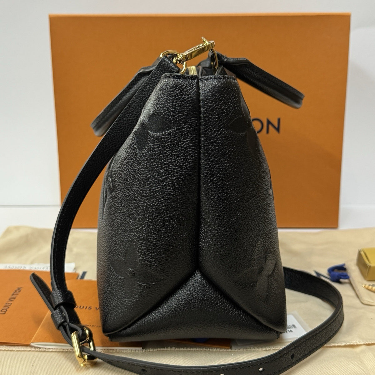 Louis Vuitton Petit Palais PM M58916 Monogram Empreinte Leder Schwarz