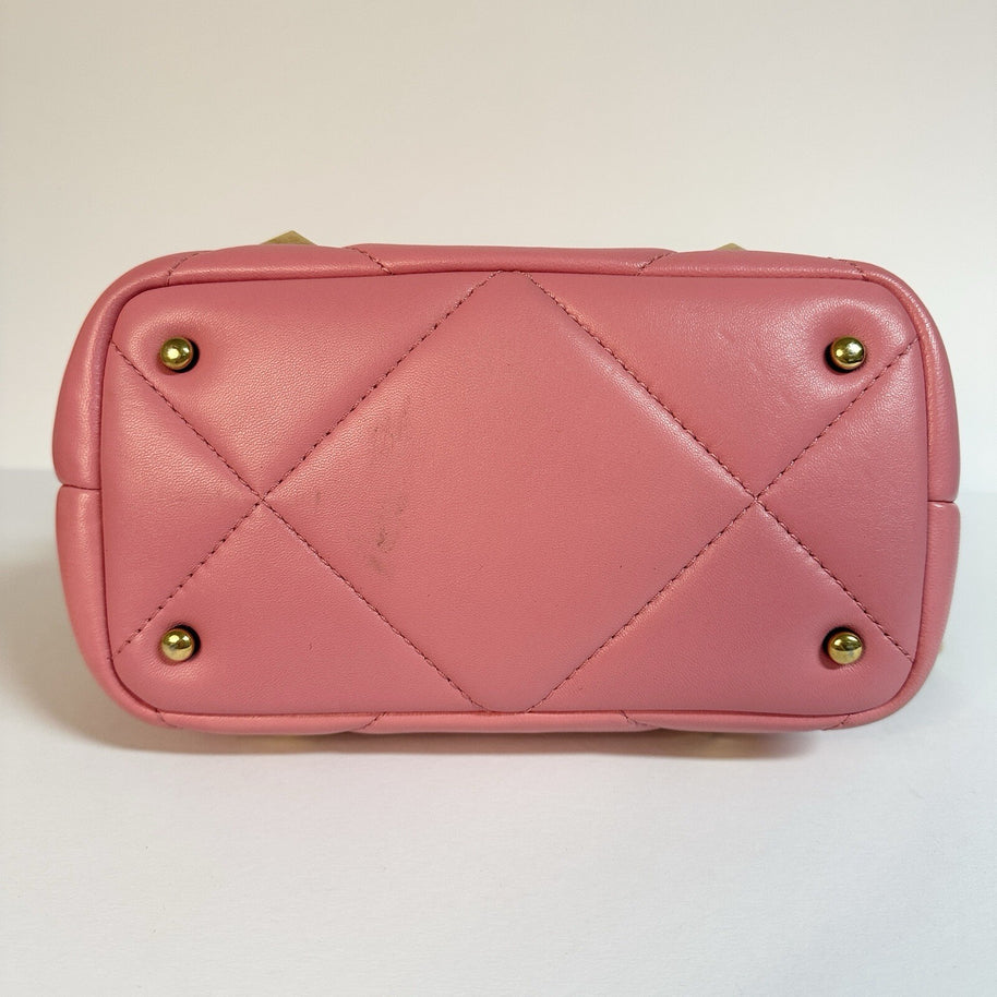 Valentino Garavani Rockstud kleine Umhängetasche Roman Stud Rosa & Gold