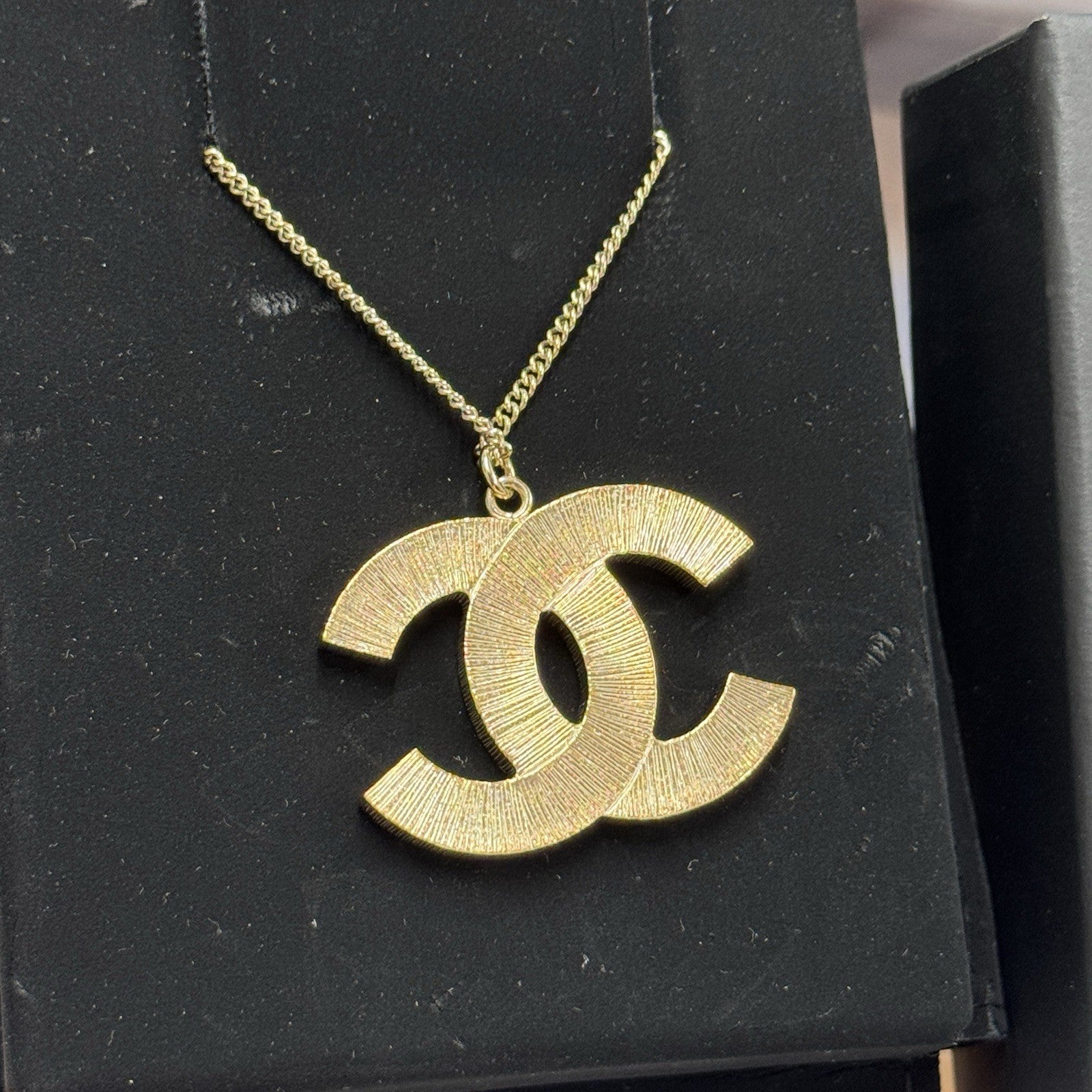 Chanel A86160 CC Halskette Collier Anhänger Bicolor