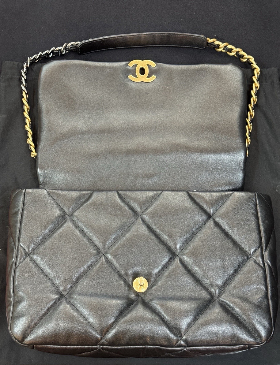 Chanel 19 Flap Bag „Jumbo“ Schwarz Lammleder großes Modell wie NEU
