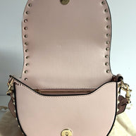 Valentino Garavani Ruckstud Saddle Umhängetasche Rosa Glattleder