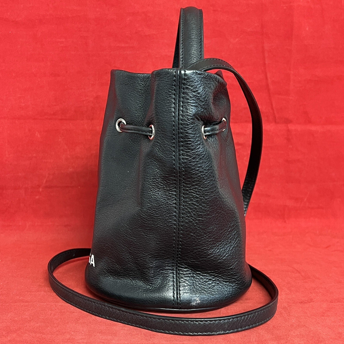 Balenciaga WheelXS Bucket Bag kleine Umhängetasche Leder Schwarz
