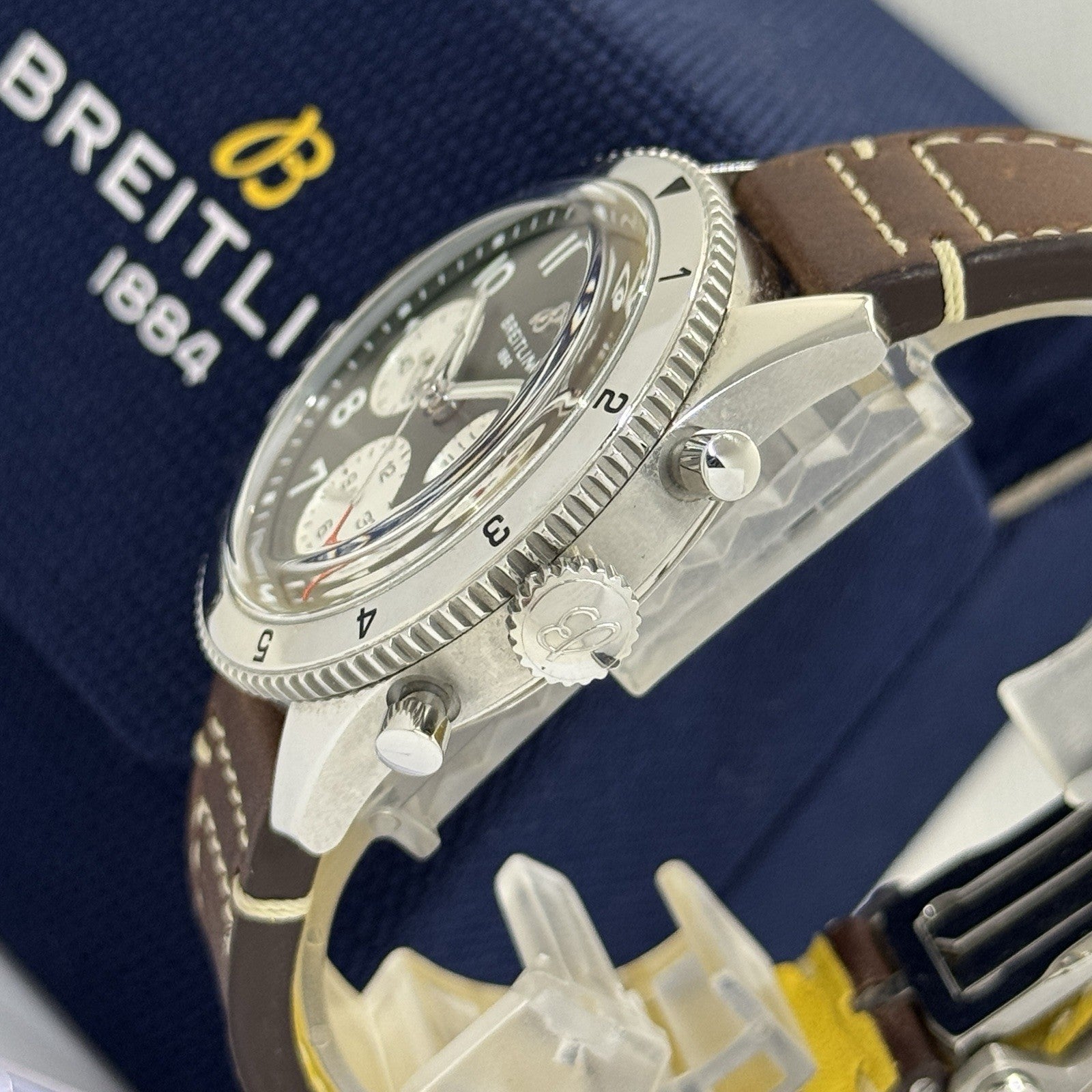 BREITLING CLASSIC AVI CHRONOGRAPH 42 CURTISS WARHAWK A233802A1L1X1