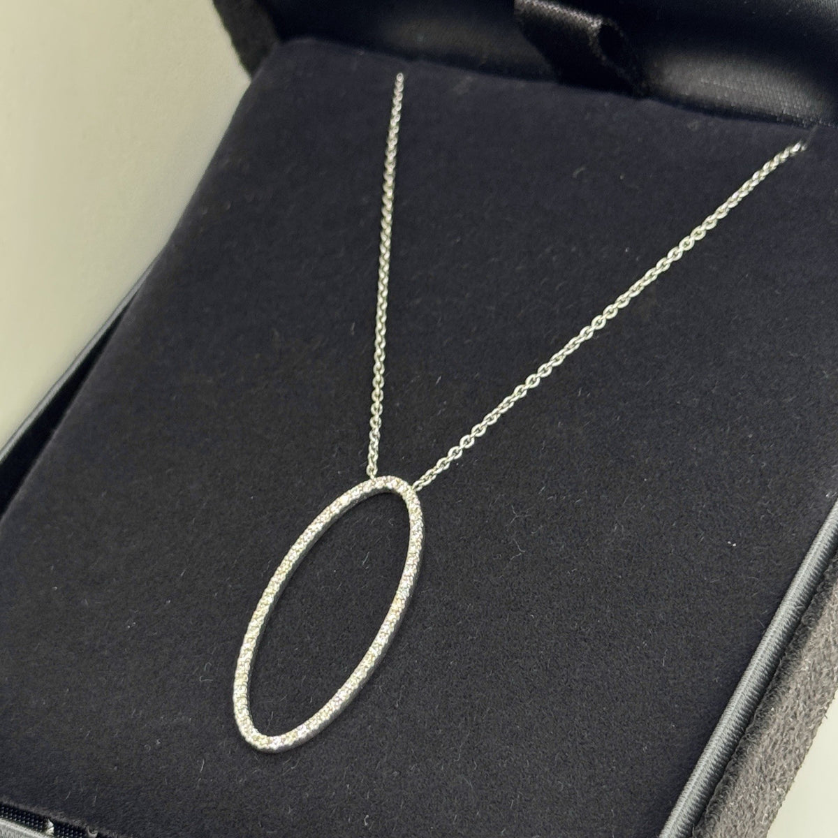 Tiffany & Co. Metro Halskette mit Oval Brillant Anhänger 750er Weißgold Collier
