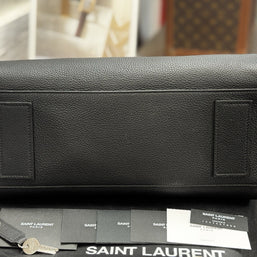 Saint Laurent Sac de Jour Medium Schwarz Leder Umhängetasche