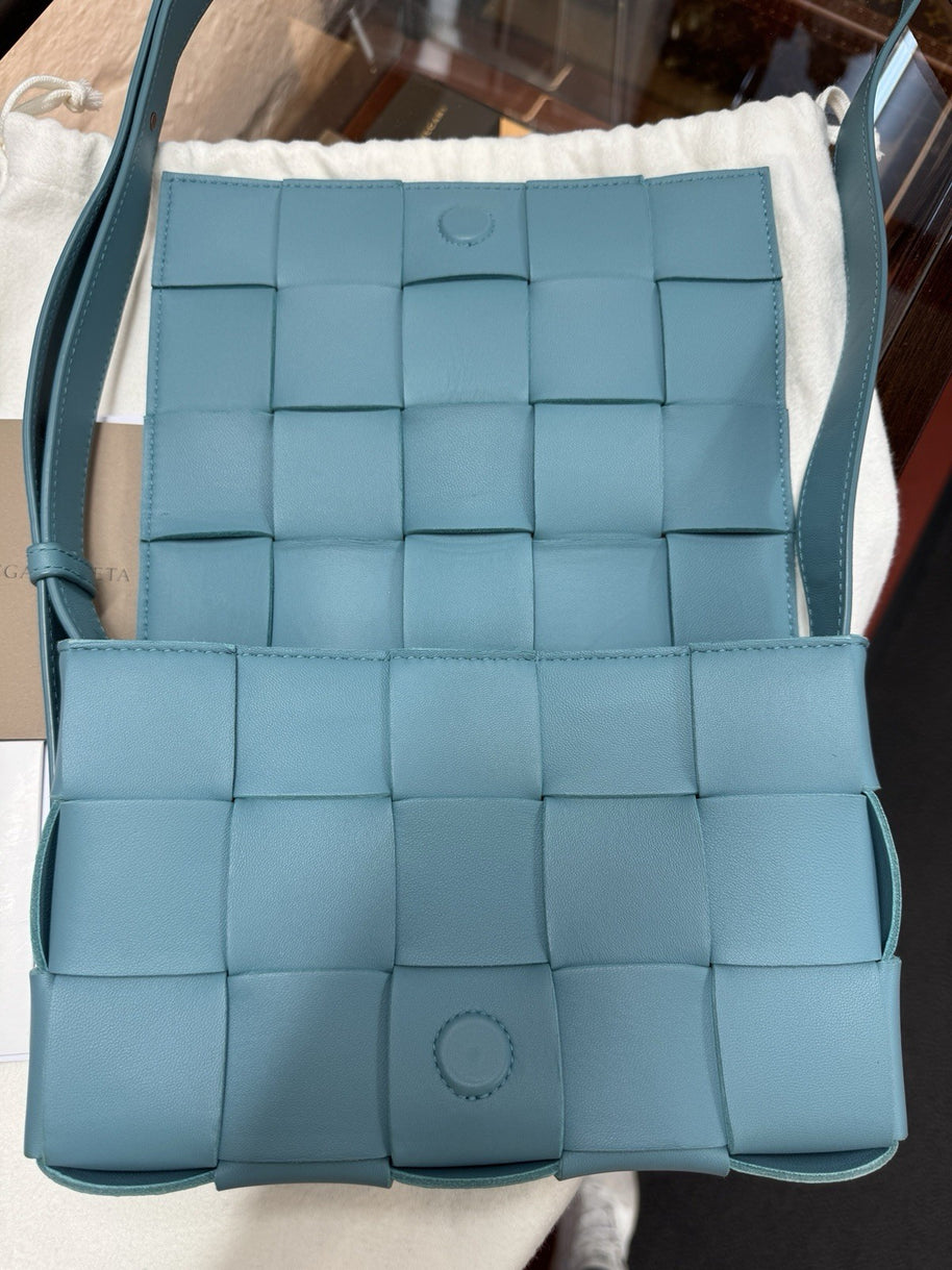 Bottega Veneta Cassette Intreccio Leder Linoleum Türkis Blau