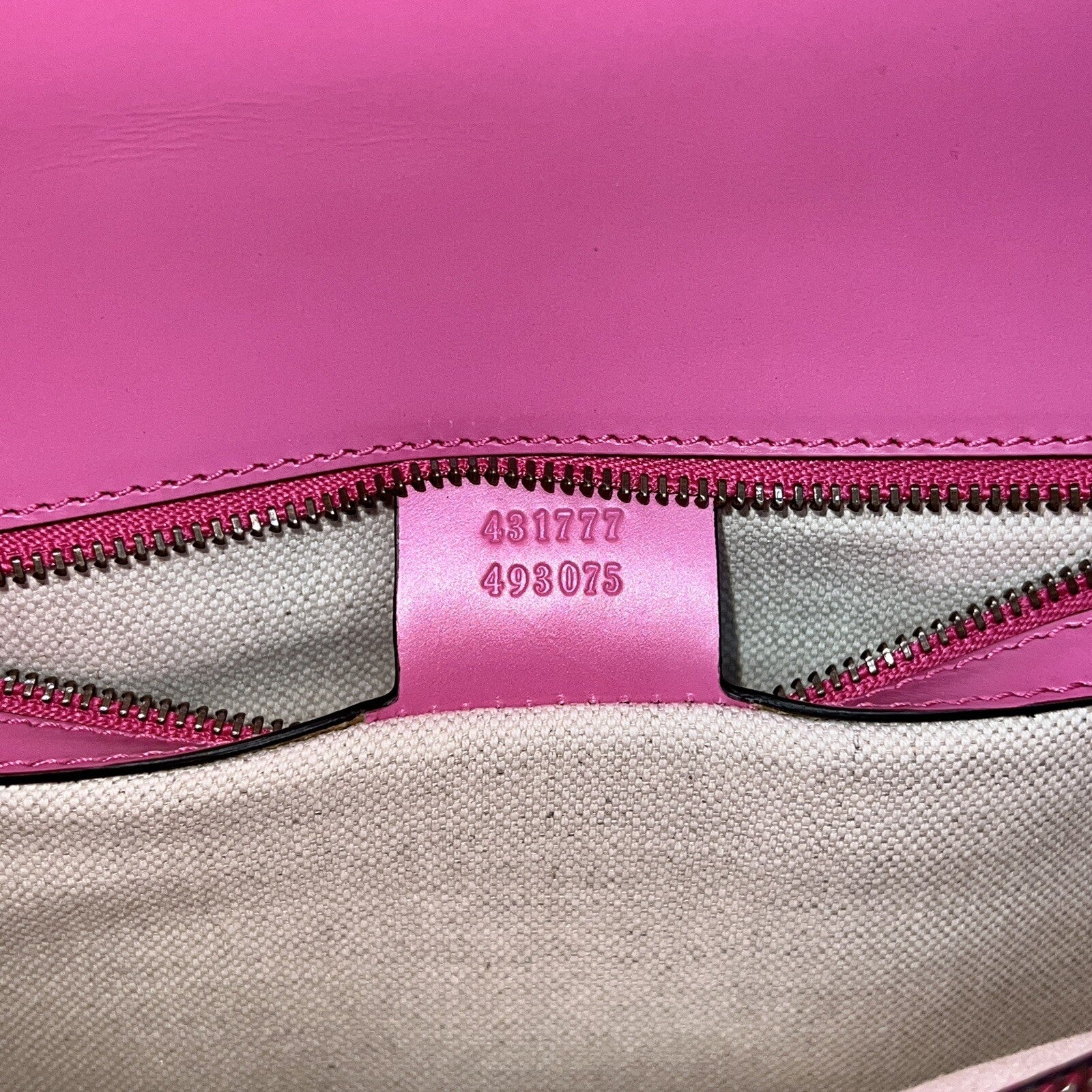 Gucci 431777 GG Marmont Pink Heart Shoulder Bag Schultertasche mit Herz Patch
