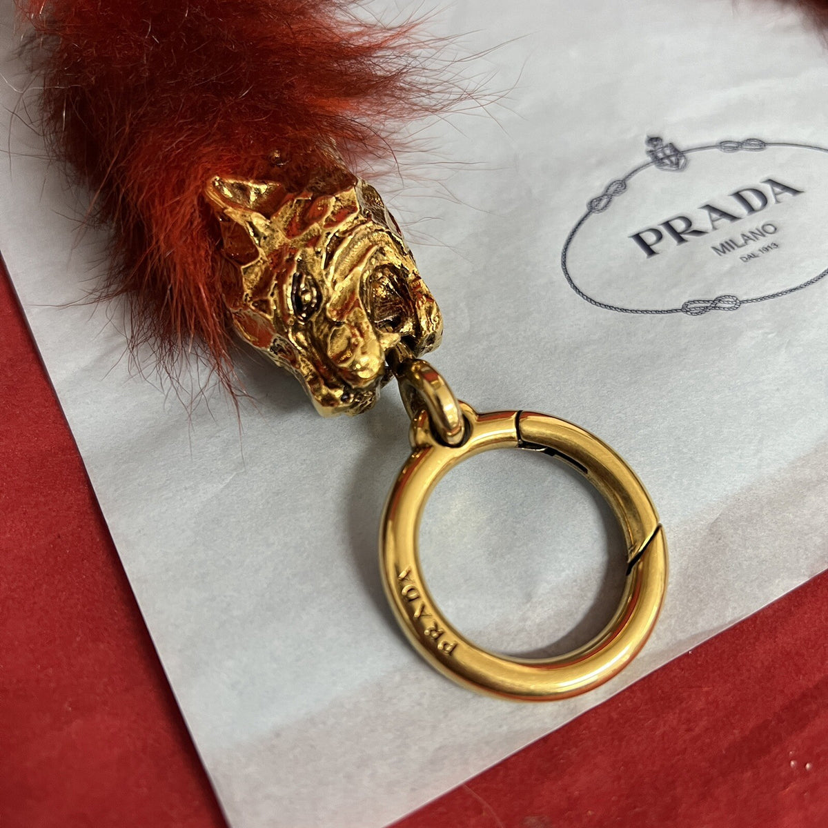 Prada Taschen Accessoire Griff/Riemen Anhänger Synthetik-Pelz, Tierköpfe in Gold