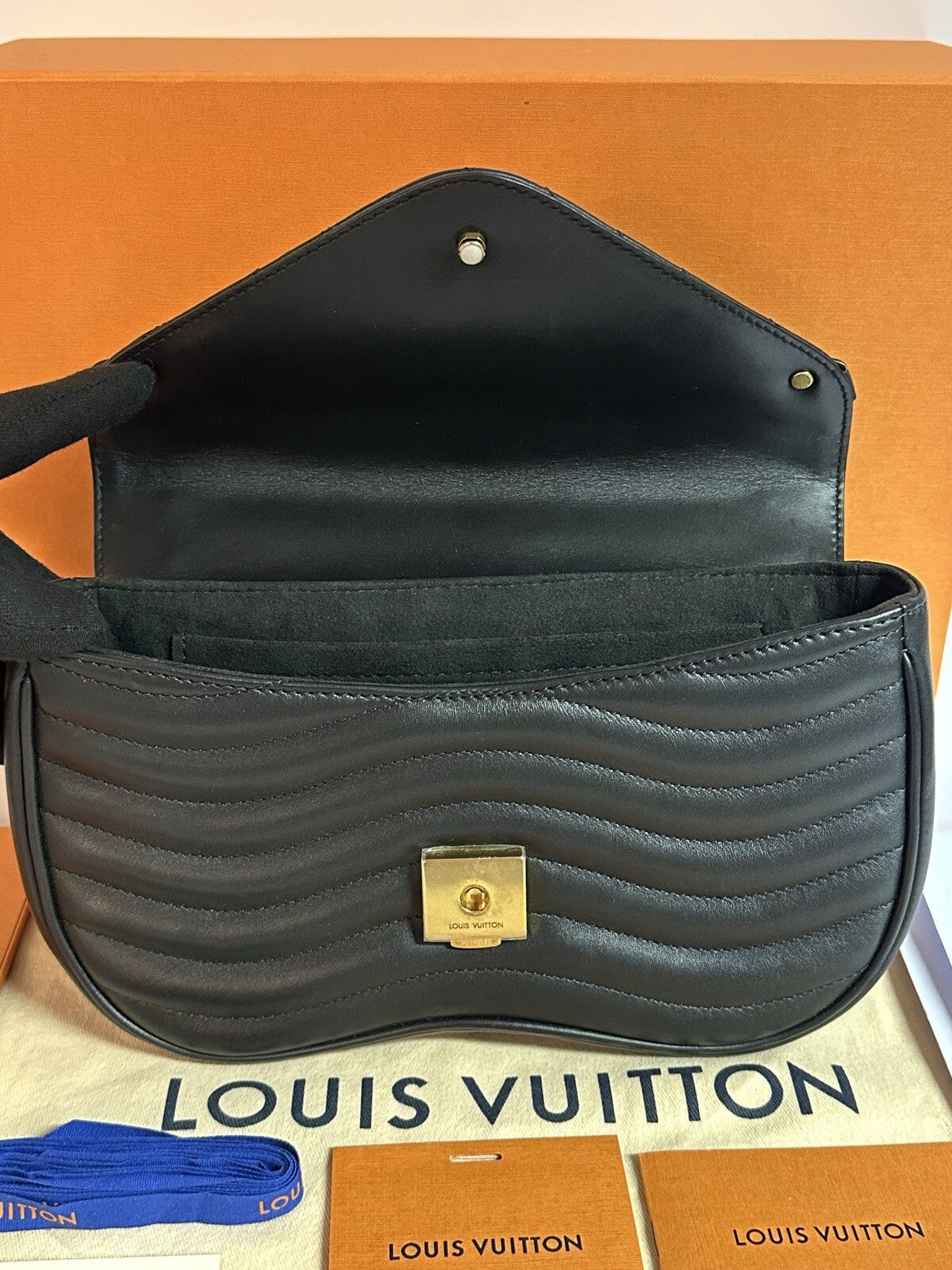 Louis Vuitton M51498 New Wave Chain Bag MM Schwarz Leder Umhängetasche