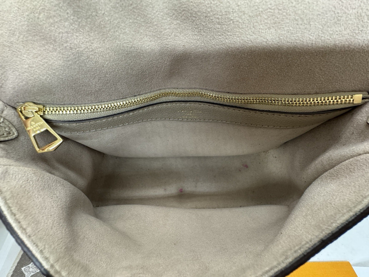 Louis Vuitton Diane 2024 Monogram Empreinte Tourterelle / Beige M46583