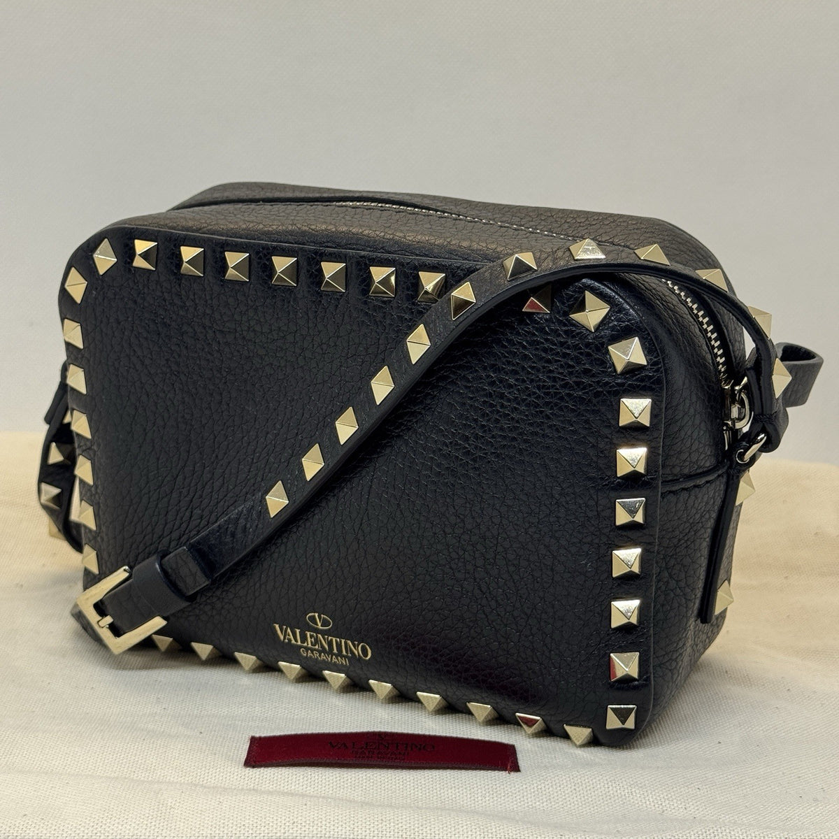 Valentino Garavani Rockstud Camera Bag kleine Umhängetasche Schwarz Leder