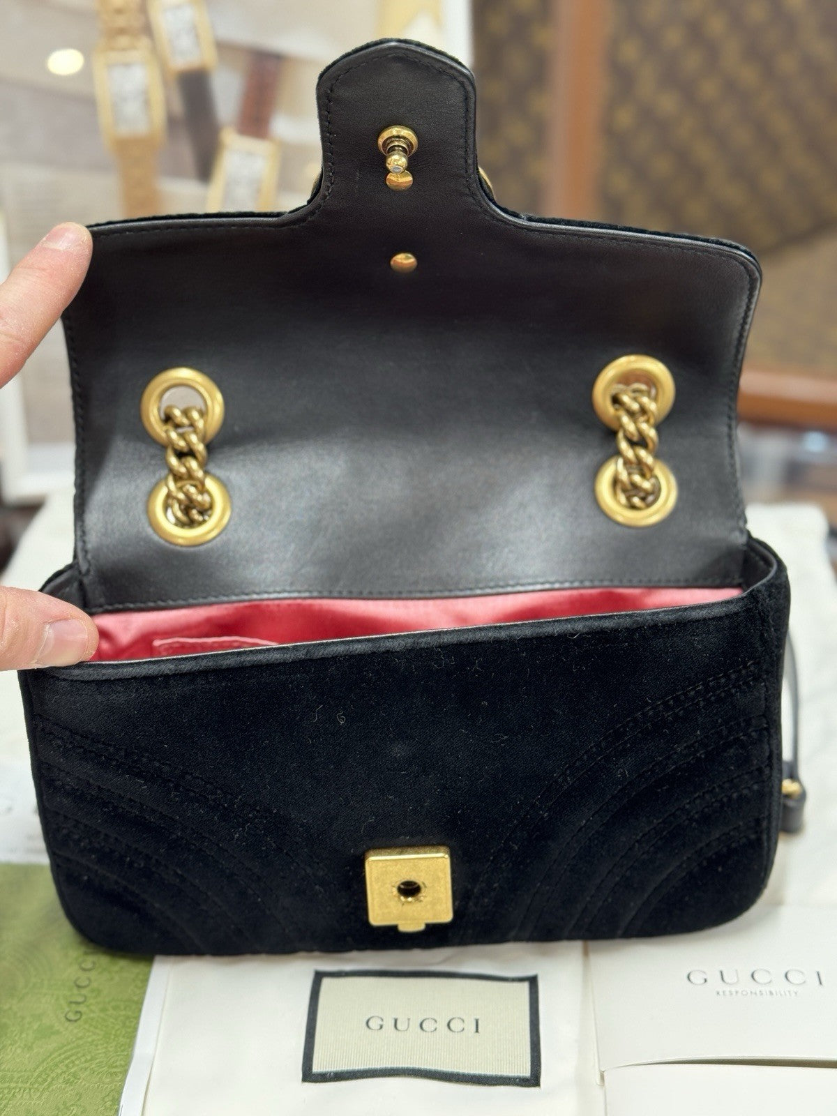 Gucci Kleine GG Marmont Schultertasche Samt Schwarz/Gold 446744
