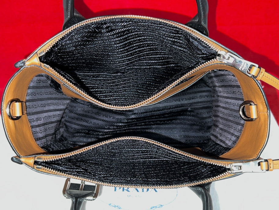 Prada 1BA175 Borsa Lux Two 2 Way Damen Umhängetasche Braun/Schwarz NP. 1.900€!