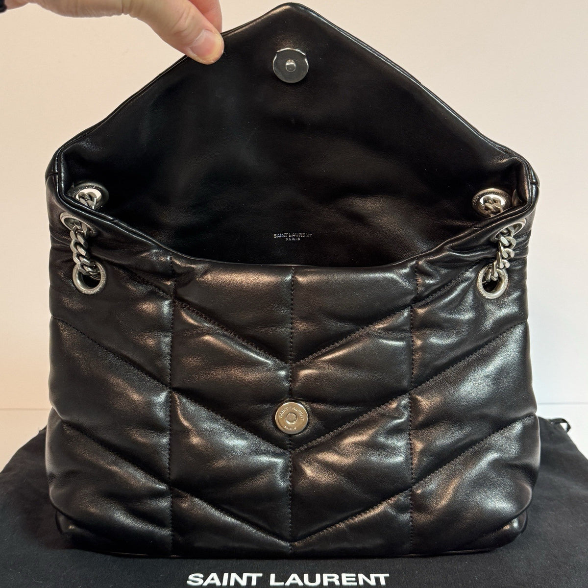 Saint Laurent Schultertasche Puffer Loulou Medium Schwarz Top Zustand