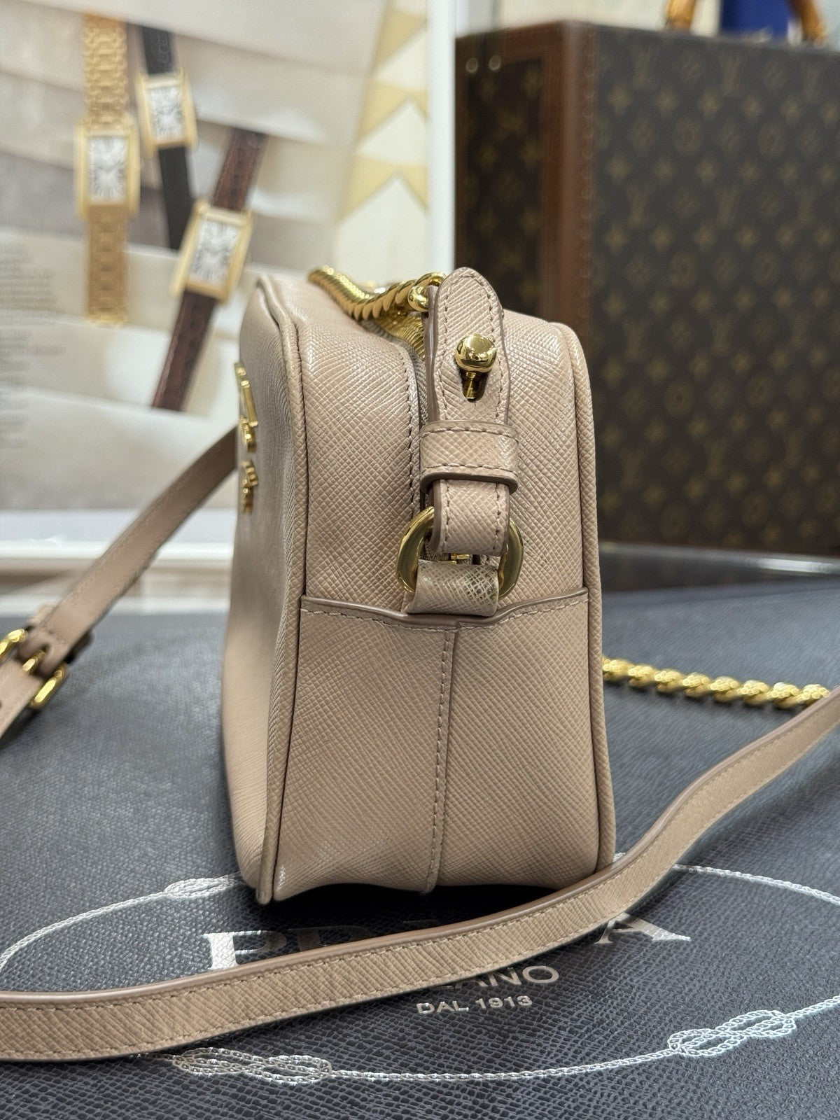 Prada Bandoliera Chain Bag Saffiano Leder Cipria Rosa Puder Umhängetasche 1BH149
