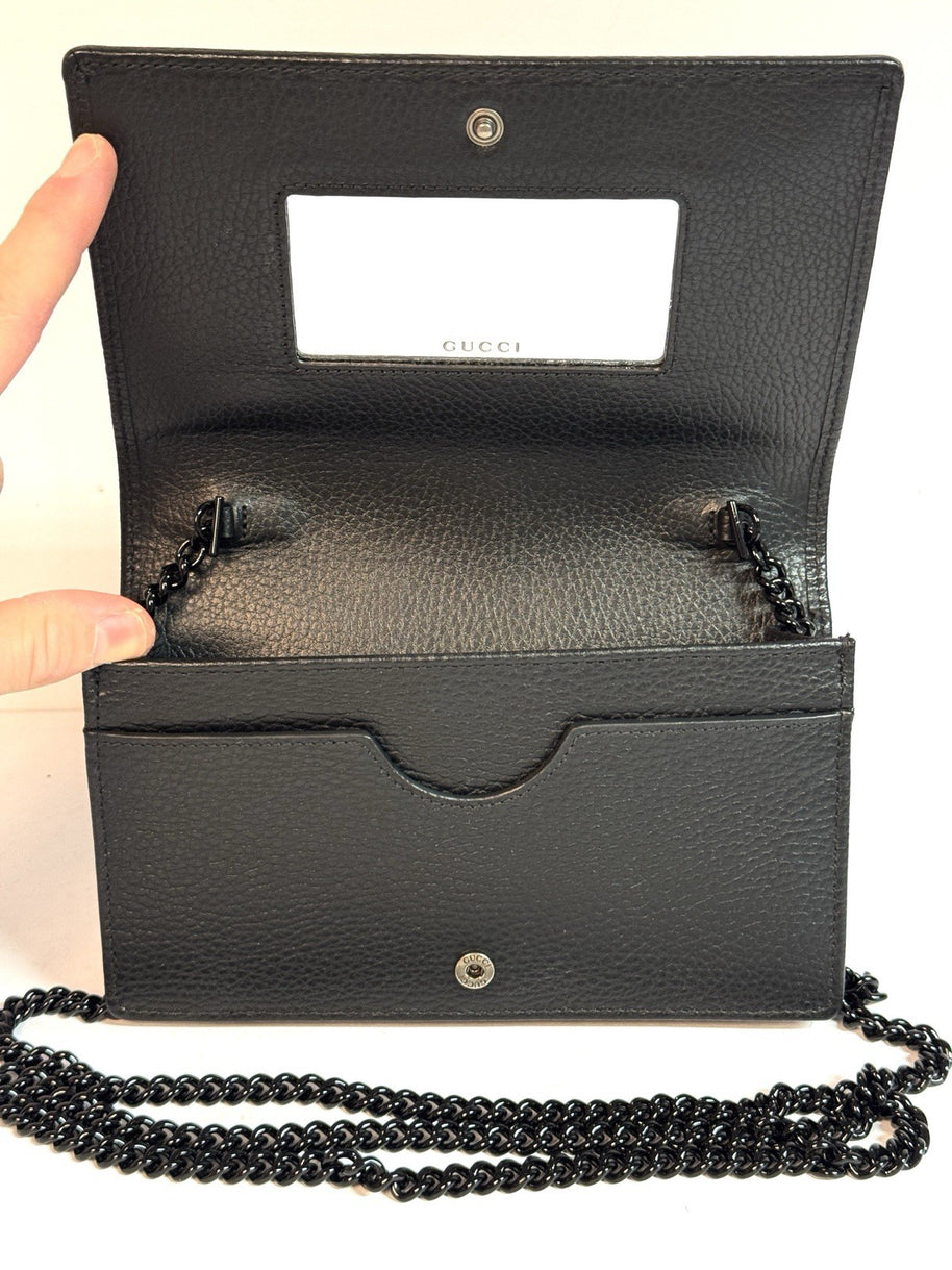 GUCCI GG MARMONT BRIEFTASCHE MIT KETTENRIEMEN SCHWARZ WALLET ON CHAIN WOC TOP