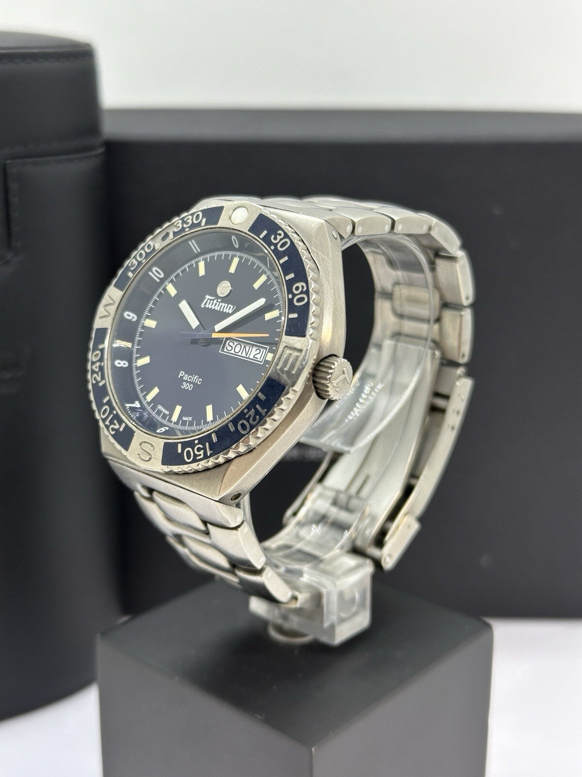 Tutima Pacific 300m Diver Blau Titan 42,5mm Herrenuhr Automatik 629-18