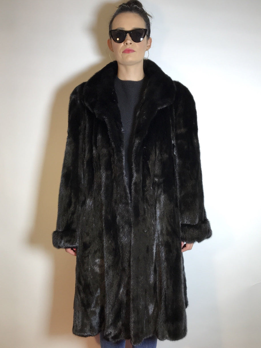 Wunderschöner Nerzmantel Original SAGA MINK Nerz schwarz Gr. 42/44 Damen
