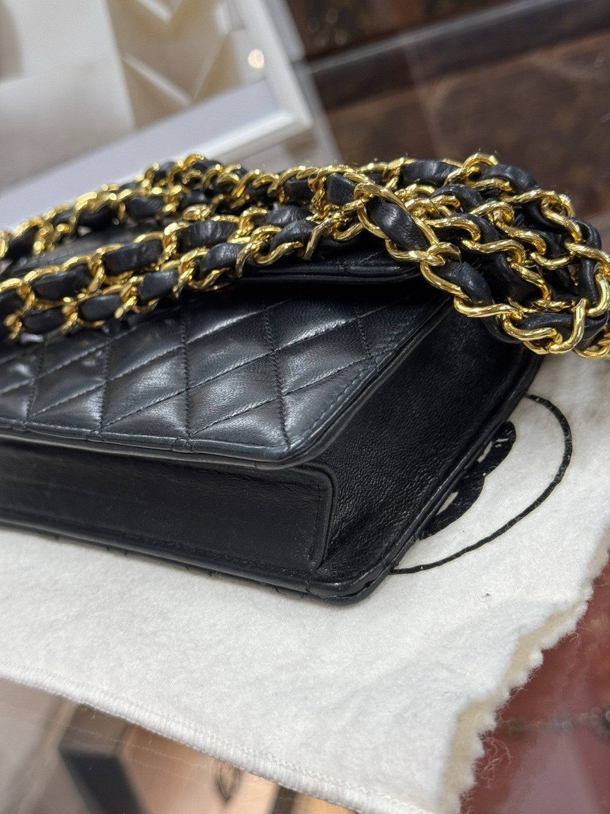 Chanel Flap Bag Classic Lambskin Leder Schwarz & Gold Vintage Mini Nano