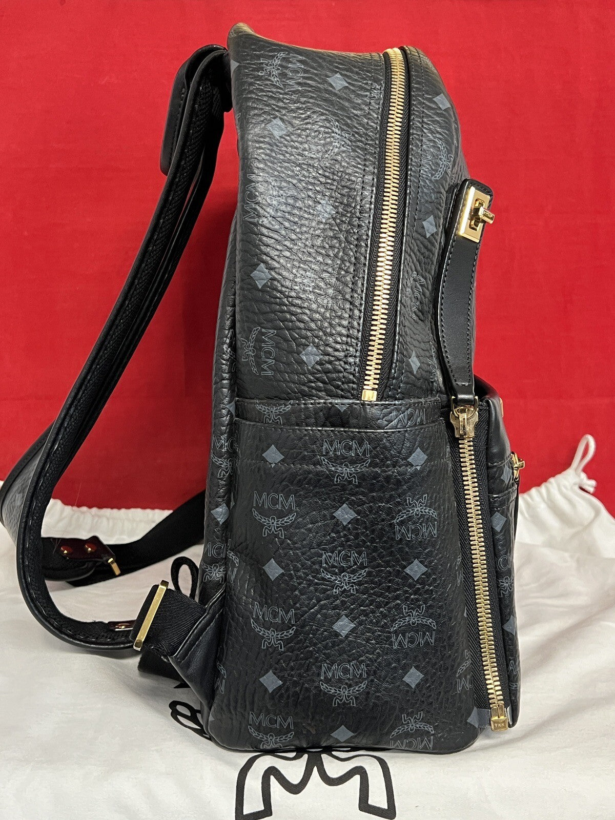 MCM Dual Stark Rucksack Großes Modell Schwarz Gold
