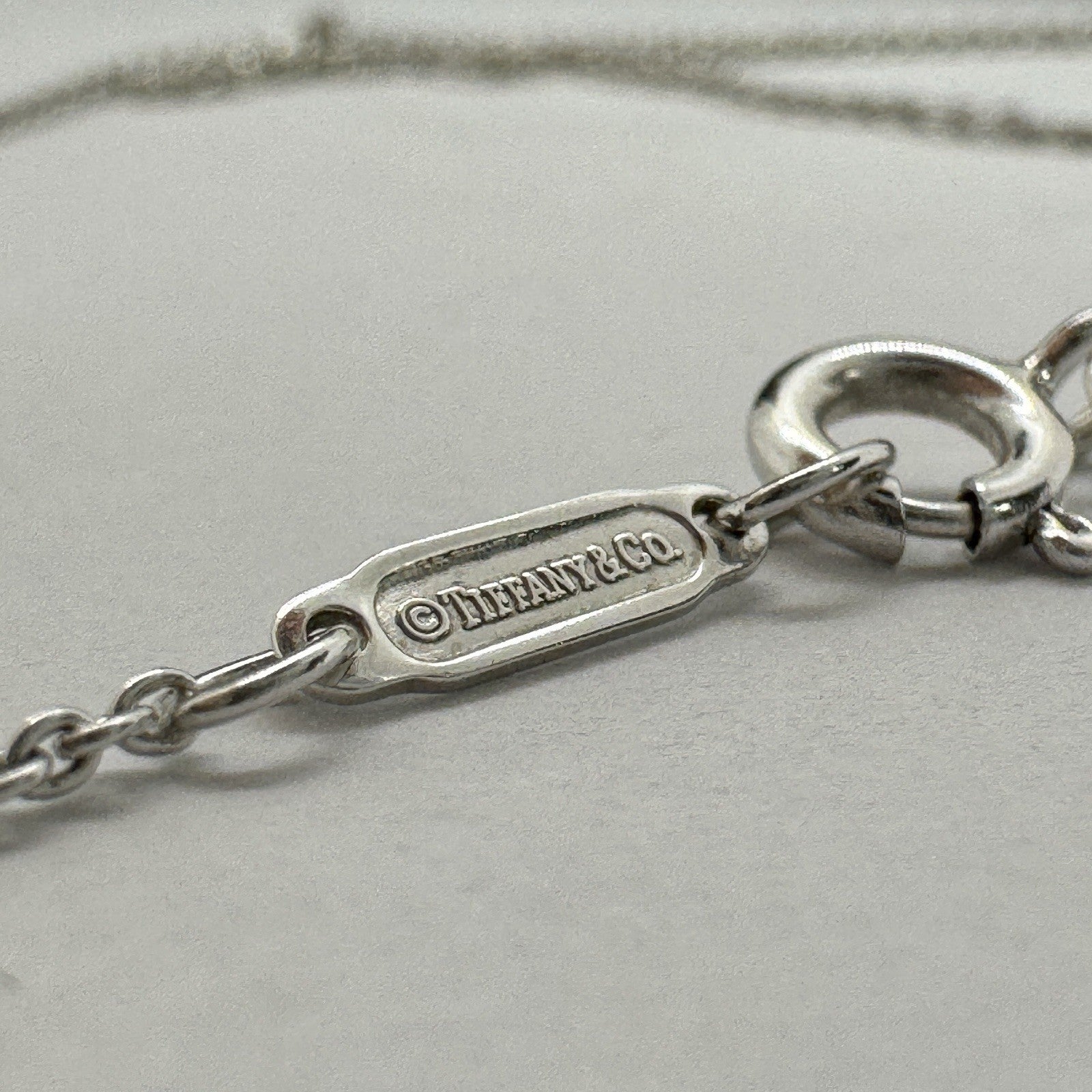 Tiffany & Co. Metro Halskette mit Oval Brillant Anhänger 750er Weißgold Collier