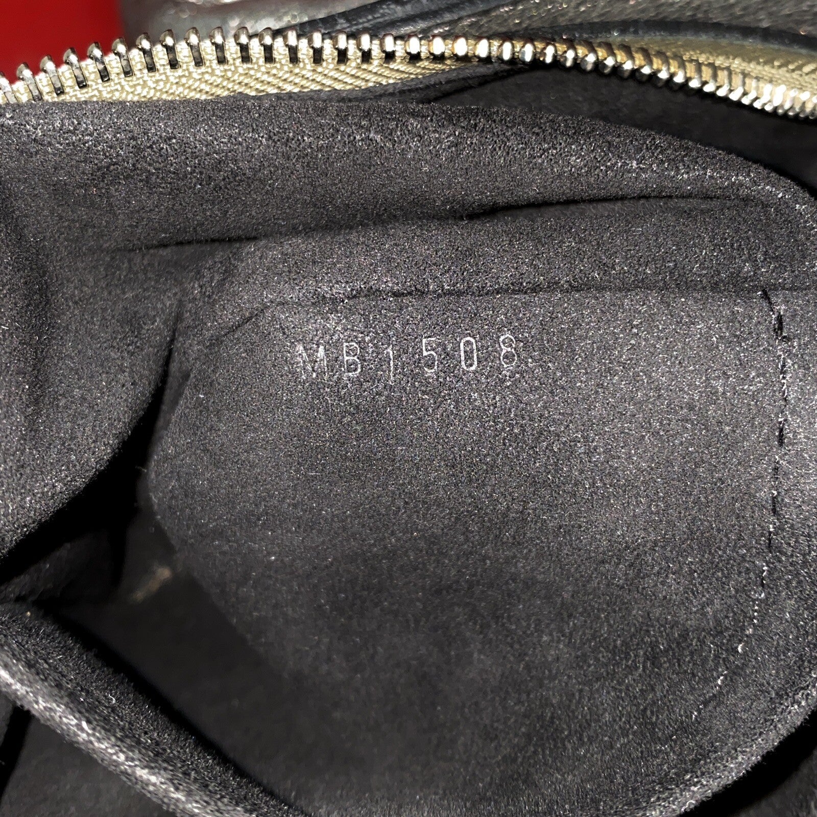 Louis Vuitton M95718 Mahina XS Silver/Silber Damen Umhängetasche NP: 2.395€