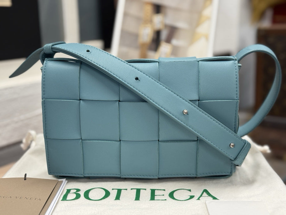 Bottega Veneta Cassette Intreccio Leder Linoleum Türkis Blau