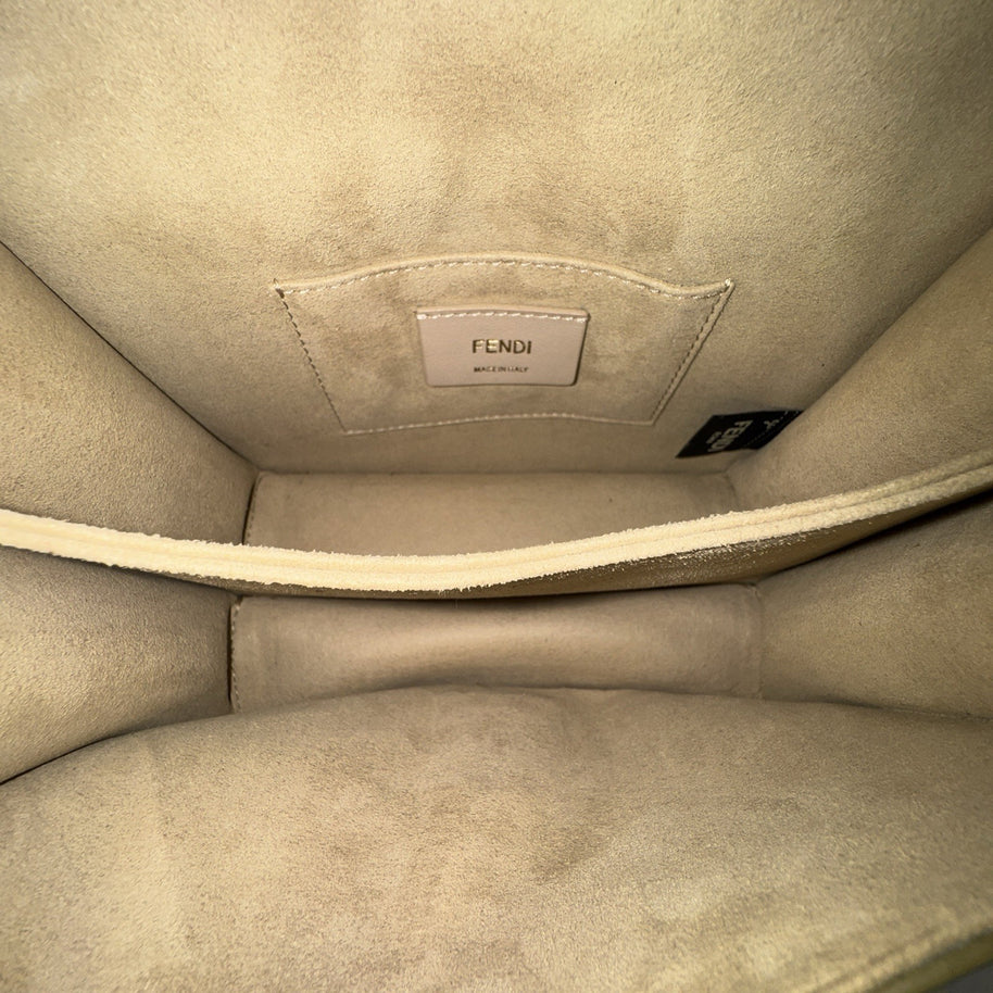 Fendi Kan I Umhängetasche Leder Schwarz / Gold mit Wellenrand